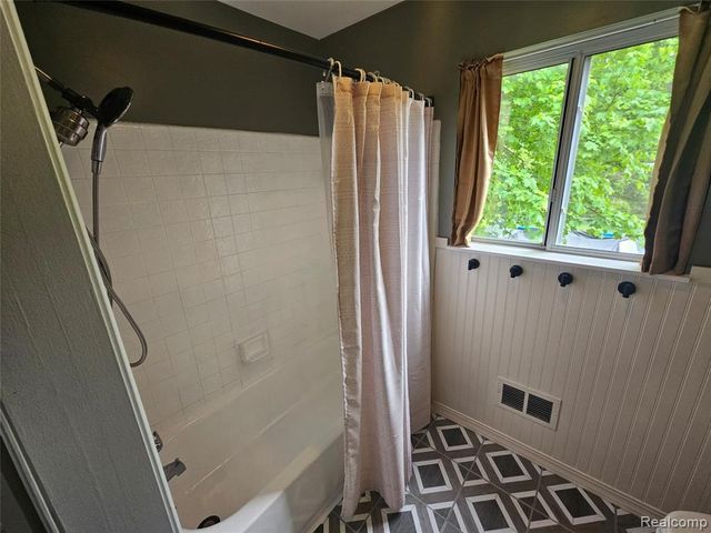 1210 Bay Ridge, Highland, MI 48356