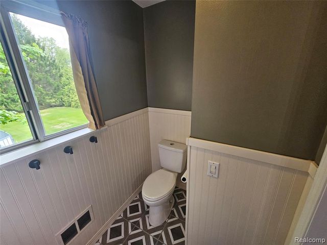 1210 Bay Ridge, Highland, MI 48356
