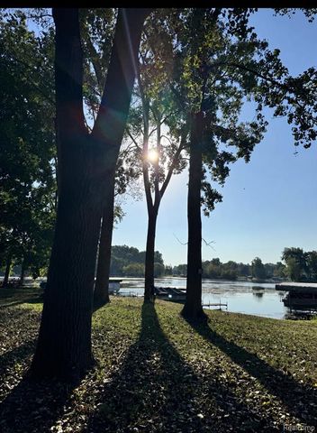 1210 Bay Ridge, Highland, MI 48356