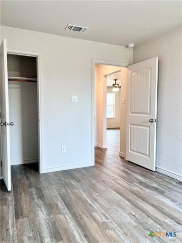 222 Dolphin Drive, Temple, TX 76501