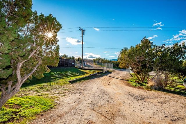 36042 32nd E, Palmdale, CA 93550