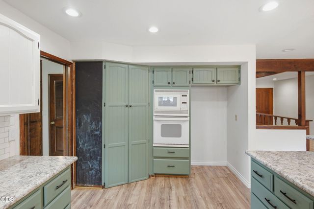 851 NE 10th Street, Grants Pass, OR 97526