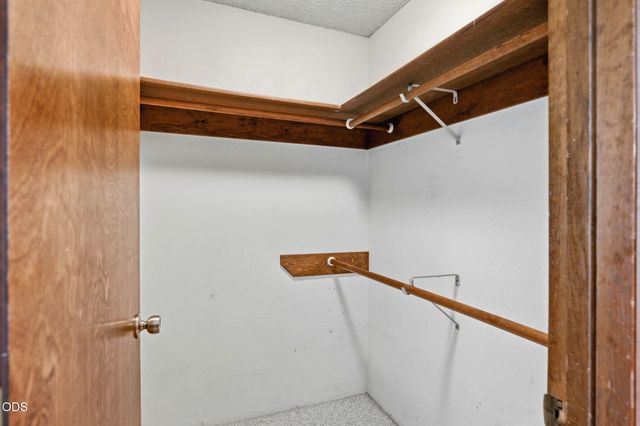 851 NE 10th Street, Grants Pass, OR 97526