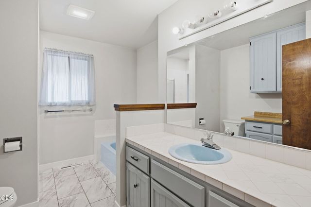 851 NE 10th Street, Grants Pass, OR 97526