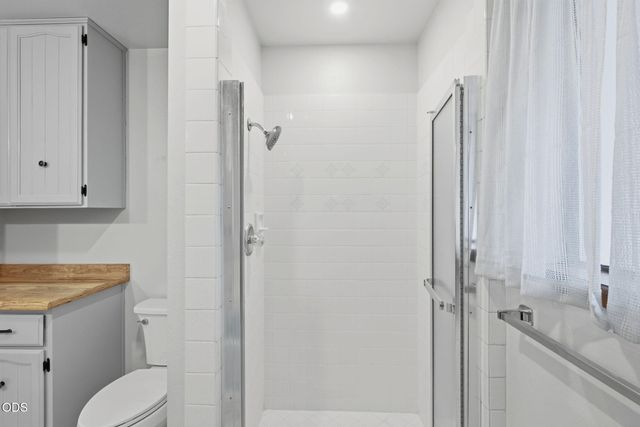 851 NE 10th Street, Grants Pass, OR 97526
