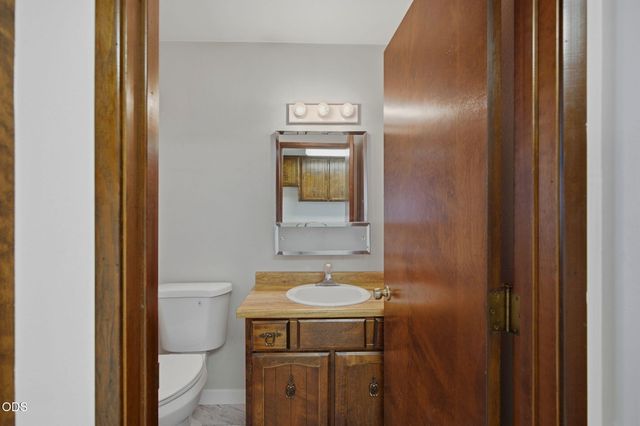 851 NE 10th Street, Grants Pass, OR 97526
