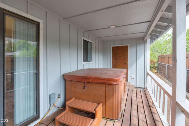 851 NE 10th Street, Grants Pass, OR 97526