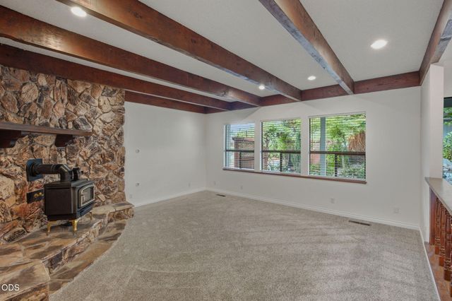851 NE 10th Street, Grants Pass, OR 97526