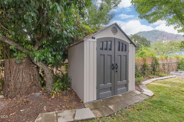 851 NE 10th Street, Grants Pass, OR 97526