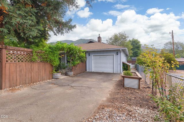 851 NE 10th Street, Grants Pass, OR 97526