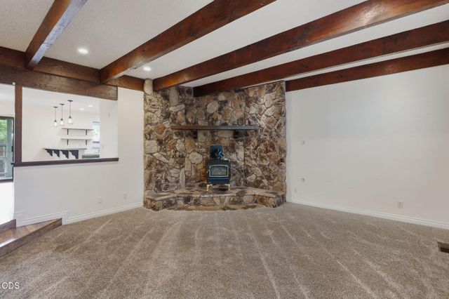 851 NE 10th Street, Grants Pass, OR 97526