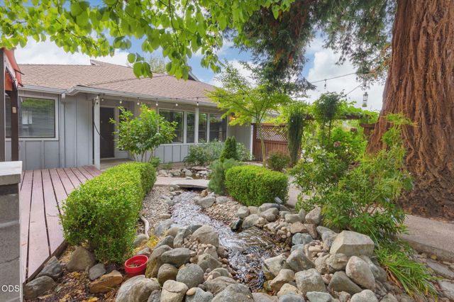 851 NE 10th Street, Grants Pass, OR 97526