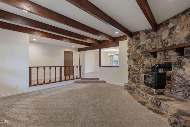 851 NE 10th Street, Grants Pass, OR 97526