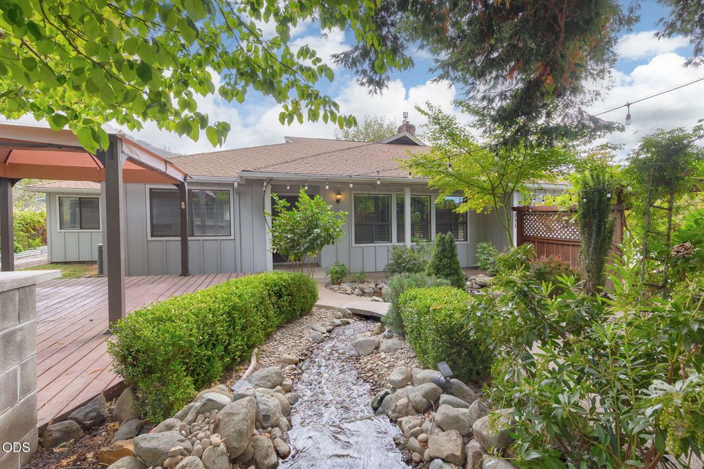 851 NE 10th Street, Grants Pass, OR 97526