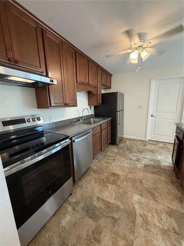 609 GRAY AVENUE, Wildwood, FL 34785