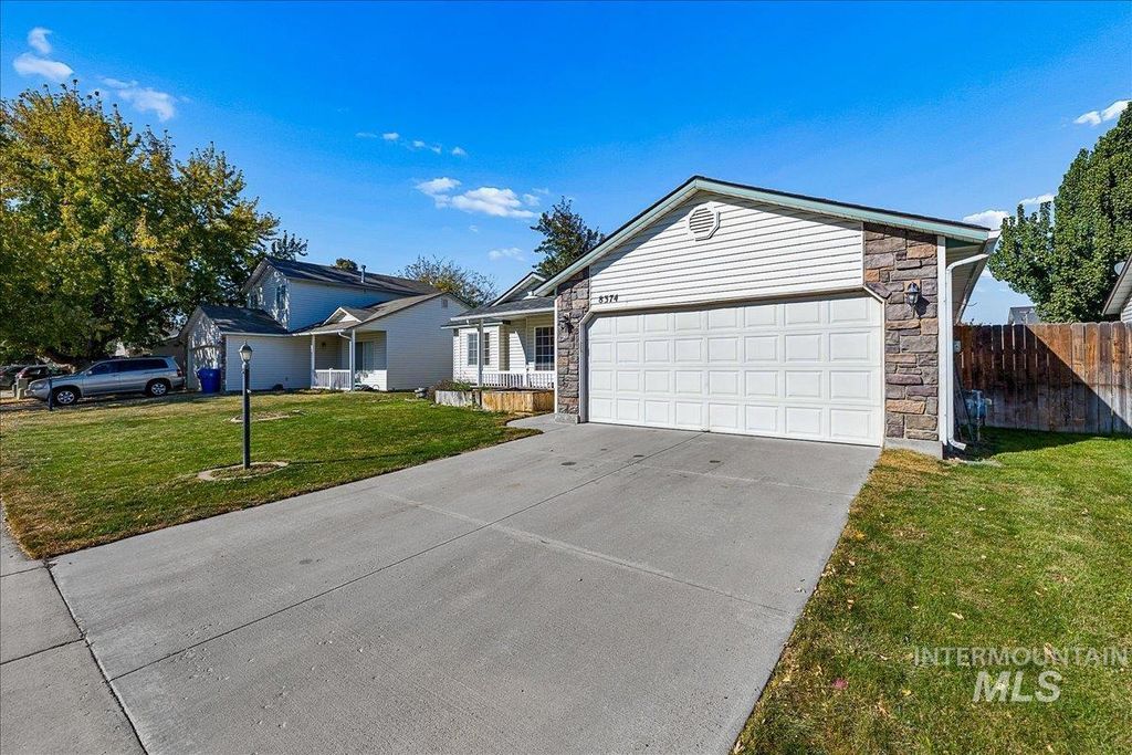 8374 W Falling Star St, Boise, ID 83709 photo 3