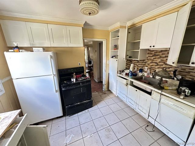 15808 Norborne Avenue, Redford, MI 48239