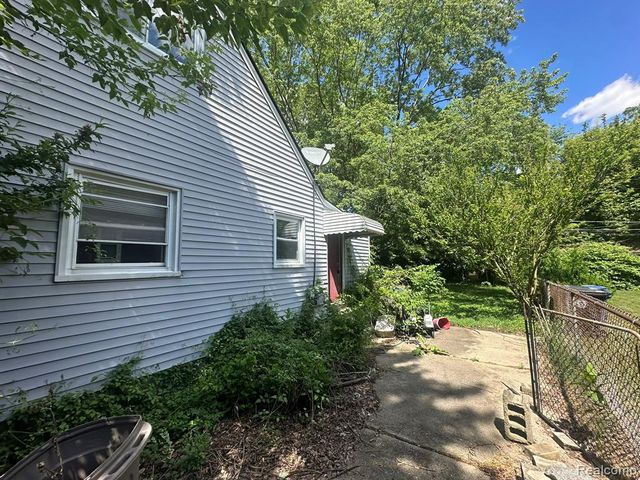 15808 Norborne Avenue, Redford, MI 48239