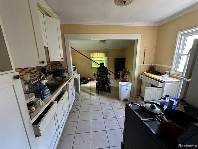 15808 Norborne Avenue, Redford, MI 48239