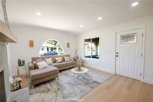 2391 Fashion Ave, Long Beach, CA 90810