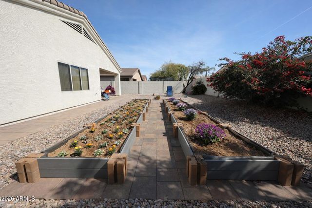 2093 E LA COSTA Drive, Chandler, AZ 85249
