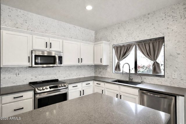 2093 E LA COSTA Drive, Chandler, AZ 85249