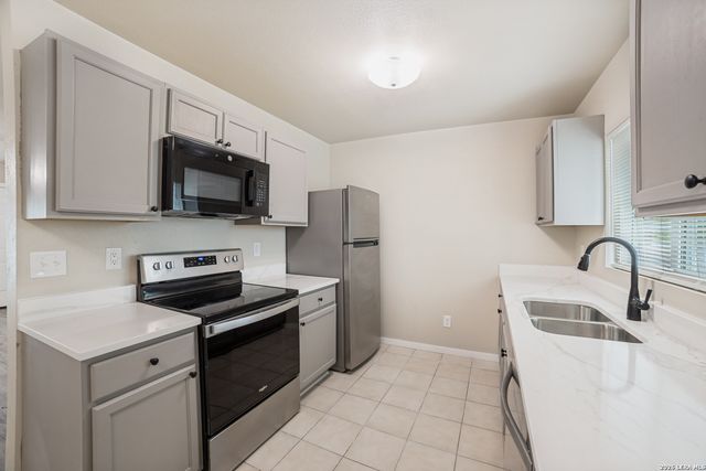 10506 Bounty Dr, San Antonio, TX 78245