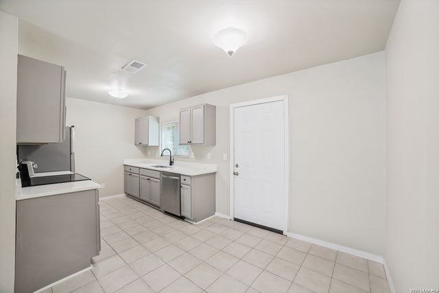 10506 Bounty Dr, San Antonio, TX 78245