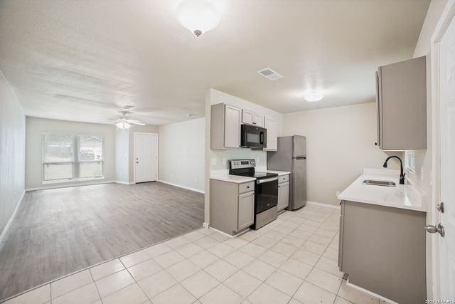 10506 Bounty Dr, San Antonio, TX 78245