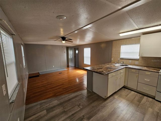 6720 69TH AVENUE N, Pinellas Park, FL 33781