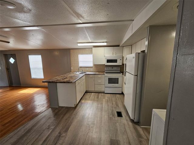 6720 69TH AVENUE N, Pinellas Park, FL 33781