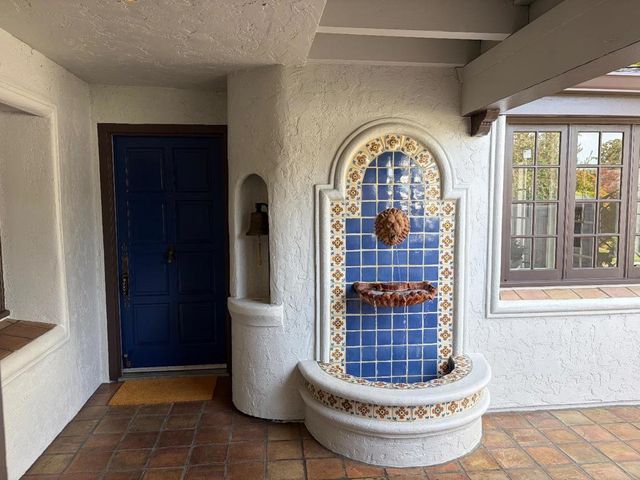 2485 Sharon Oaks Drive, Menlo Park, CA 94025