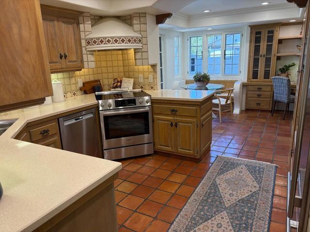 2485 Sharon Oaks Drive, Menlo Park, CA 94025