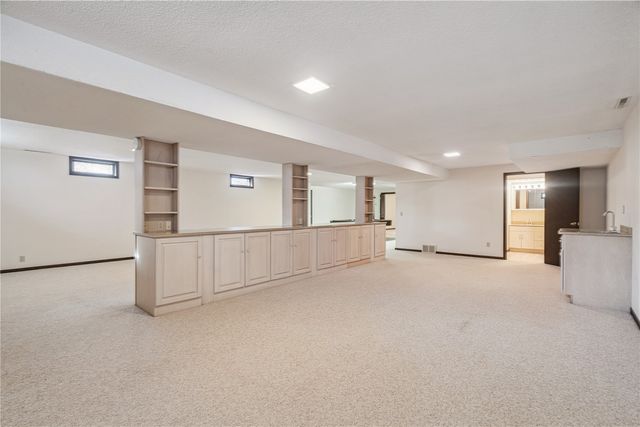 1612 Polk Avenue NE, Solon, IA 52333