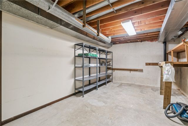 1612 Polk Avenue NE, Solon, IA 52333