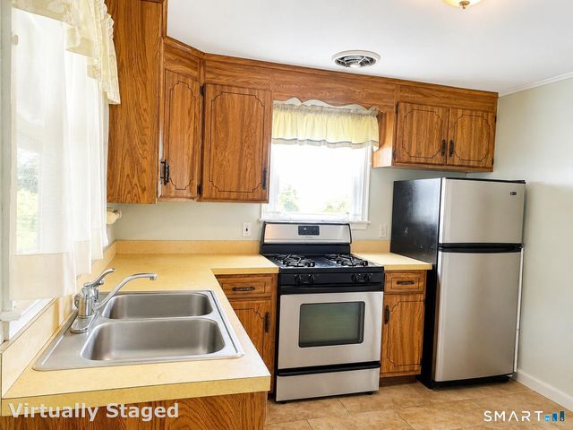 38 Ledyard Avenue, Bloomfield, CT 06002