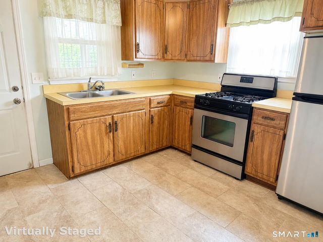 38 Ledyard Avenue, Bloomfield, CT 06002