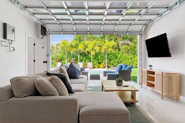 125 NW 3rd Avenue, Delray Beach, FL 33444