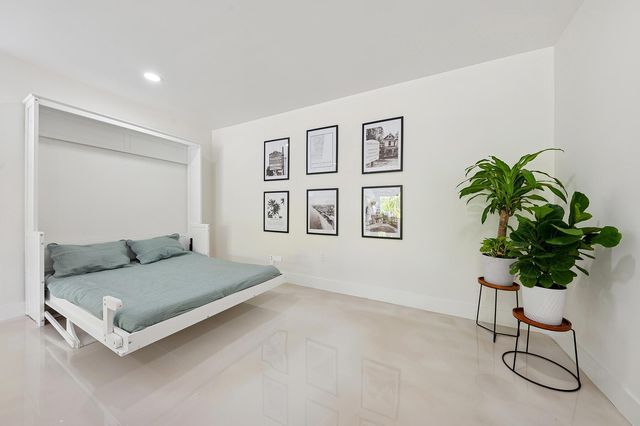 125 NW 3rd Avenue, Delray Beach, FL 33444