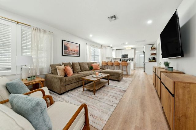 125 NW 3rd Avenue, Delray Beach, FL 33444