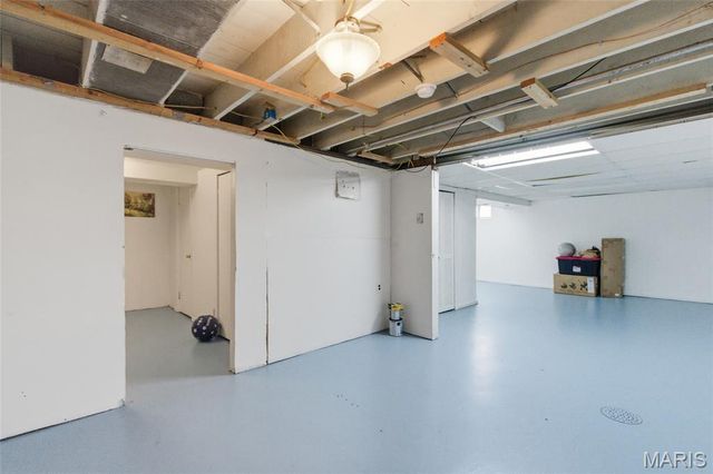 3917 Crosby Drive, St Louis, MO 63123