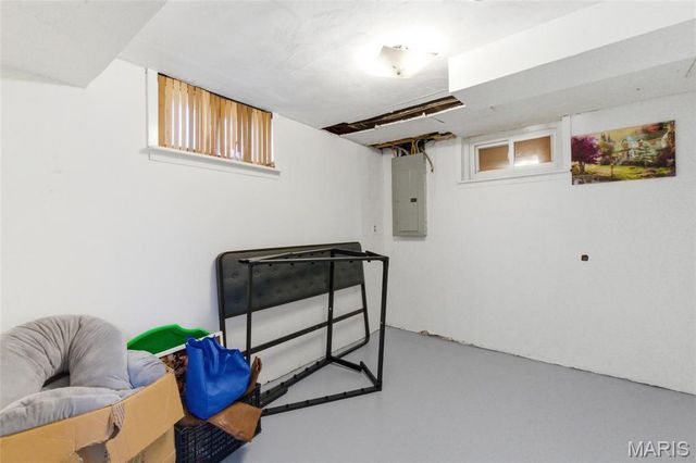 3917 Crosby Drive, St Louis, MO 63123