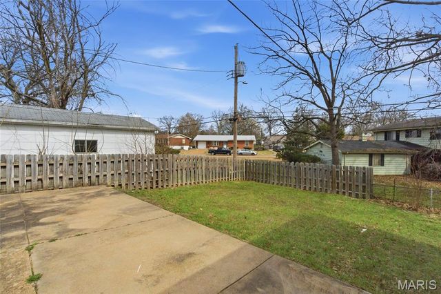 3917 Crosby Drive, St Louis, MO 63123