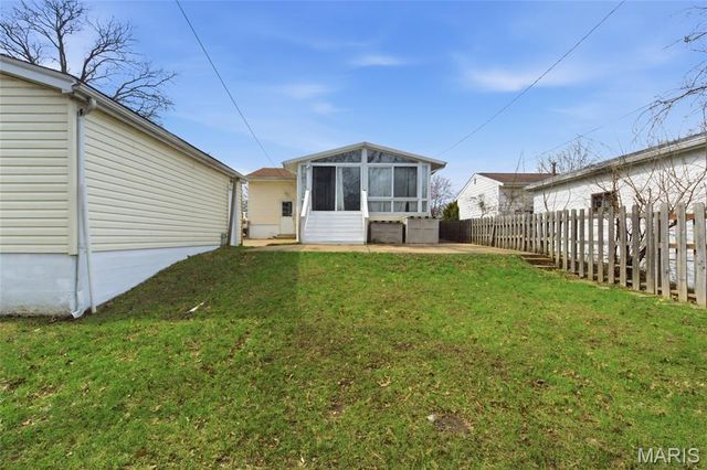 3917 Crosby Drive, St Louis, MO 63123