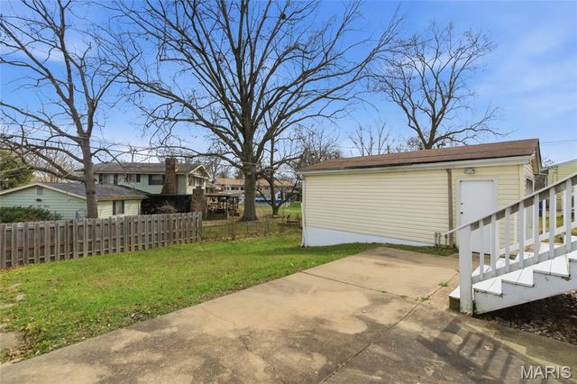 3917 Crosby Drive, St Louis, MO 63123