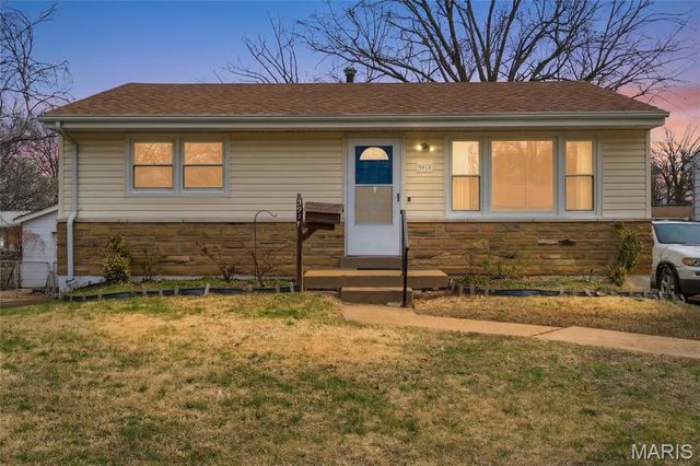 3917 Crosby Drive, St Louis, MO 63123