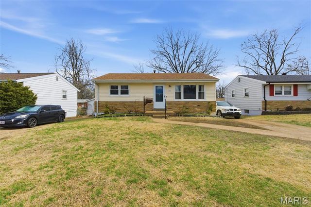 3917 Crosby Drive, St Louis, MO 63123