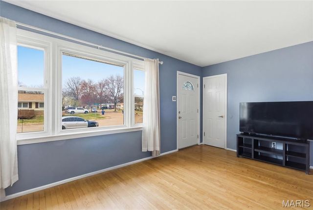 3917 Crosby Drive, St Louis, MO 63123