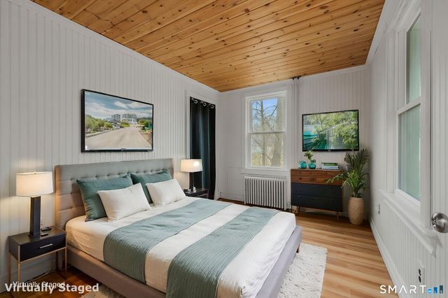 24 North Main Street, East Hampton, CT 06424