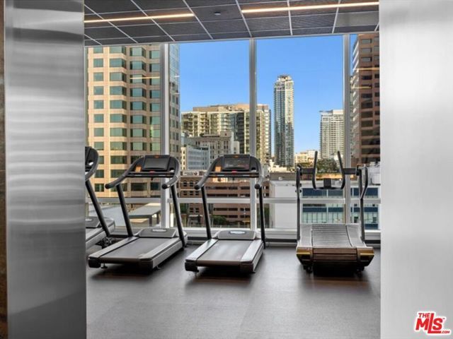 877 Francisco Street 2811, Los Angeles, CA 90017
